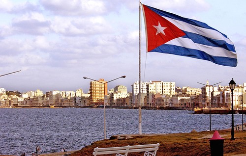 Над зданием Госдепа США установлен флаг Кубы - ảnh 1